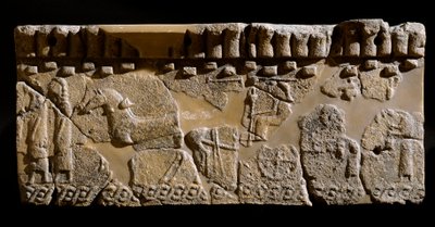 Terracotta fries met een stoet, 6e eeuw v.Chr. door Etruscan