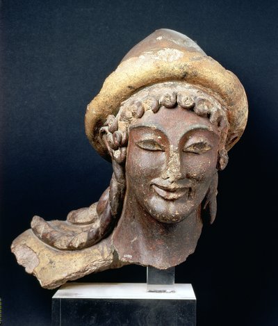 Hoofd van Hermes met een pilos, van de Tempel van Portonaccio, Veii, 510-500 v.Chr. door Etruscan