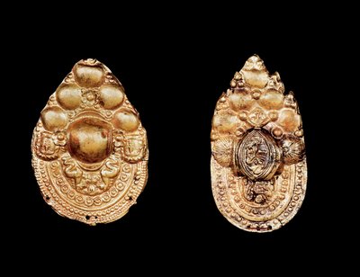 Etruskische sieraden: gouden oorbel door Etruscan Etruscan