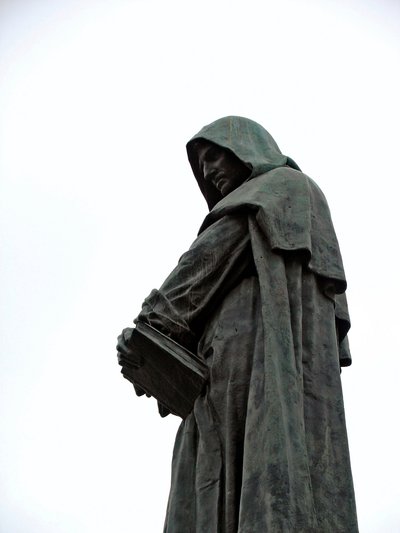 Monument voor Giordano Bruno (1548-1600) Dominicaanse filosoof en broeder. Beeldhouwwerk door Ettore Ferrari (1845-1929) 1889 Campo dei Fiori, Rome door Ettore Ferrari