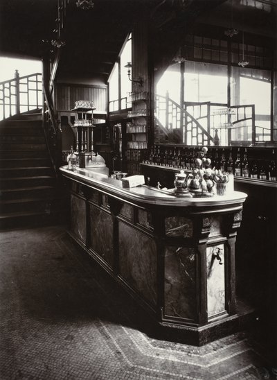 Cabaretbar door Eugène Atget