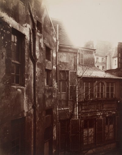 Binnenplaats in Rouen door Eugène Atget