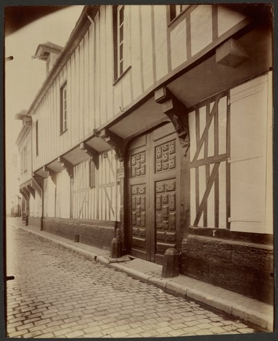 Beauvais, Huis, 27 Rue Pantaléon. door Eugène Atget