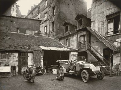 Binnenplaats, Rue de Valence door Eugène Atget