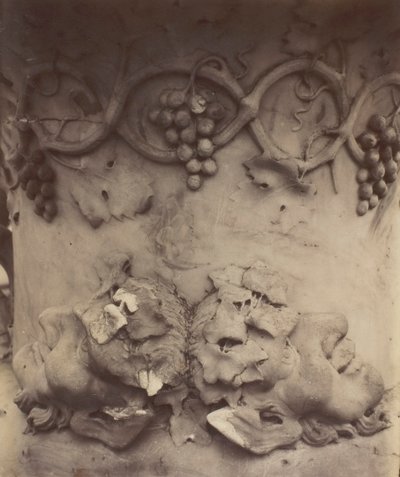 Versailles, Vaas Detail, 1906 door Eugène Atget