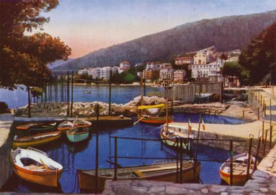 Abbazia, nu Opatija in Kroatië: Kleine Haven met zicht op Lungomare Zuid door European Photographer