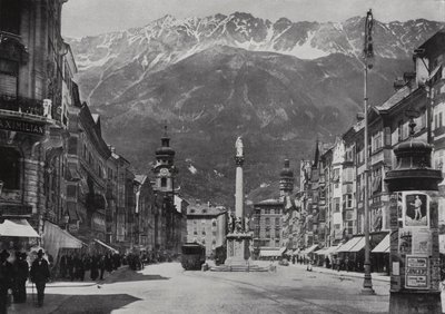 Die Theresienstrasse in Innsbruck (zwart-wit foto) door European Photographer