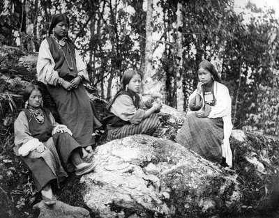 Himalaya-vrouwen, ca. eind 19e eeuw door European Photographer