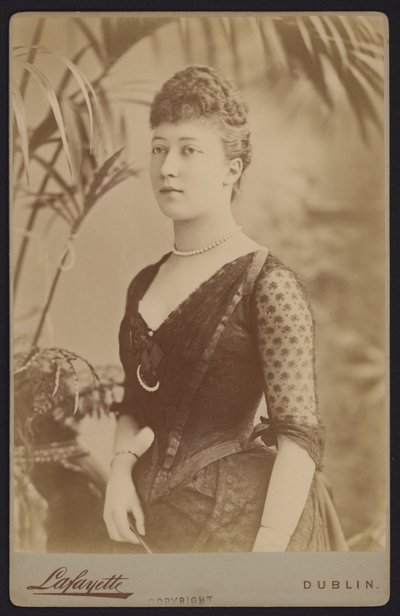 Portret, Prinses Louise Victoria, Prinses Royal, oudste dochter van Koning Edward VII, getrouwd met de 6e Graaf van Fife door European Photographer