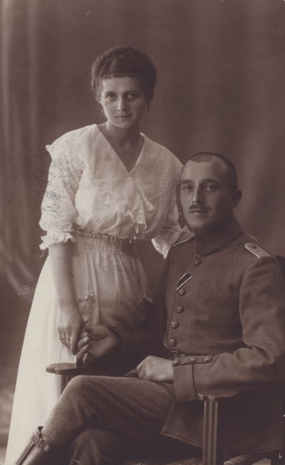 Portret van een soldaat en zijn vrouw door European Photographer
