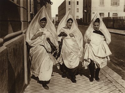 Tunis, Joodse vrouwen door European Photographer