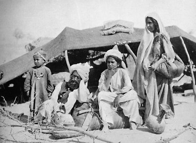 Drie generaties Brahui-nomaden, Oost-Balochistan, 1902 door F. Bremner