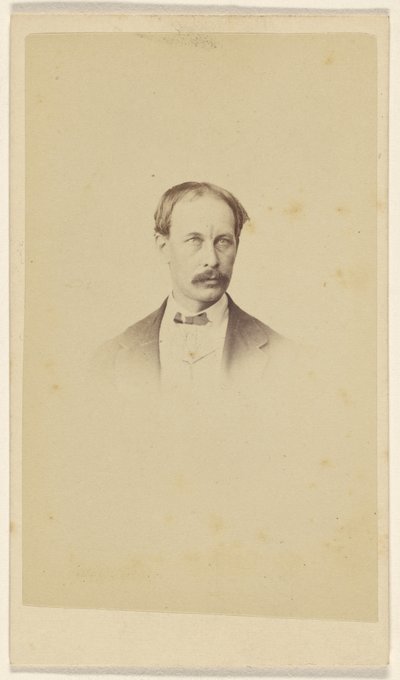 [Ongeïdentificeerde man met snor, in vignetstijl]. door F. Schwarzschild