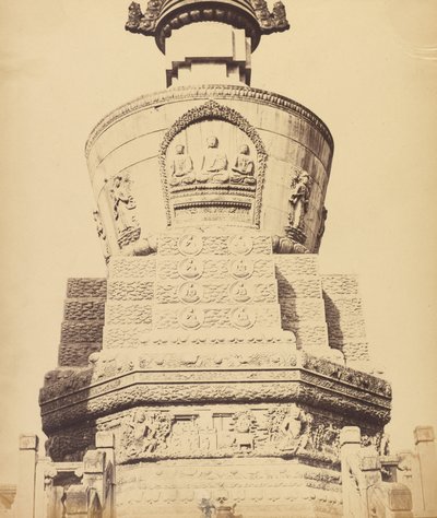 Architectonisch uitzicht op de Lama-tempel bij Peking, oktober 1860 door Felice Beato