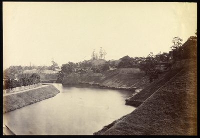 Binnenste gracht van het Tycoons paleis, Yedo door Felice Beato
