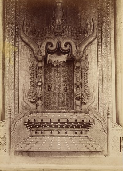 Troonzaal van koning Thibaw Min - Mandalay door Felice Beato