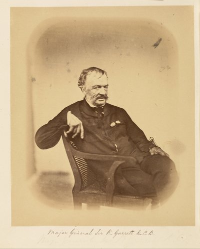 Generaal-majoor Sir R. Garrett, K.C.B. door Felice Beato