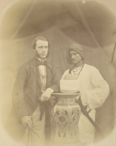 Portret van J.D. Forsyth, Esq., C.S. Sec., Hoofdcommandant in Oude met zijn Indiase dienaar door Felice Beato