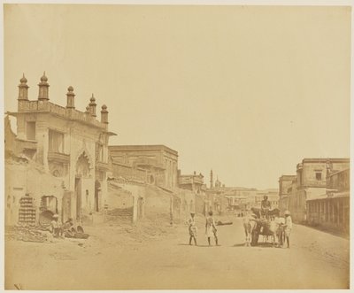 [Road in which General Sir Henry Havelock Entered the Residency]. door Felice Beato
