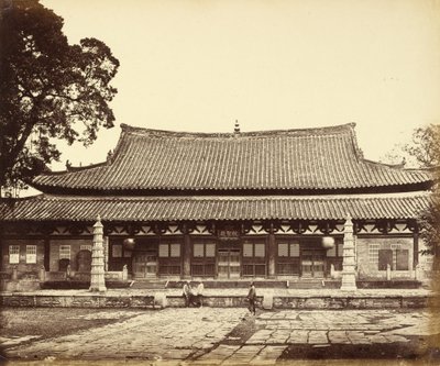[Tempel in Tartarenwijk, Kanton, China]. door Felice Beato