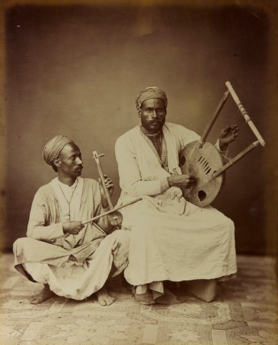 Album "Damas et Baalbek": Paar Syrische muzikanten gefotografeerd terwijl ze een snaarinstrument bespelen door Félix Bonfils