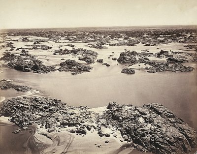 De eerste cataract van de Nijl, genomen bij Phyloe, Egypte door Félix Bonfils