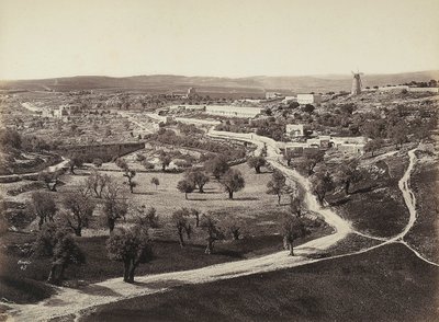 Valleilandschap met een windmolen en olijfboomgaarden door Félix Bonfils