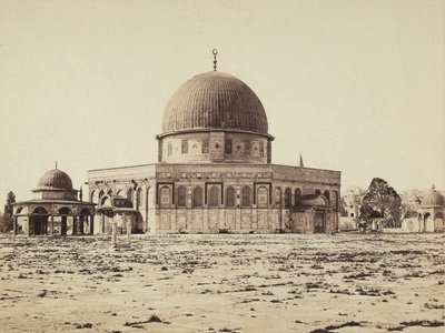 Uitzicht op de Rotskoepel, in de Omar-moskee, Jeruzalem door Félix Bonfils