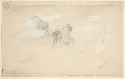 Een slee gezien van boven, getrokken door een paard, met twee zittende personen en een staande ernaast, allemaal van achteren gezien door Ferdinand Kjerulf Tranaas