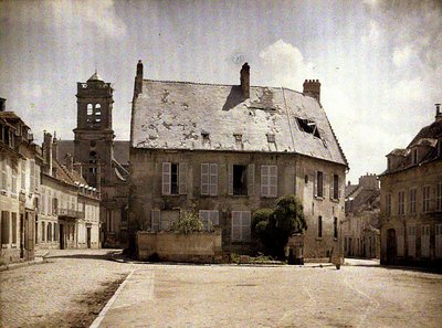 Huis met beschadigd dak, Soissons, Aisne, 1917 door Fernand Cuville