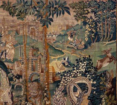 Vlaams wandtapijt. Landschap met prieel en grote beesten, met 2 zuilen. 17e eeuw. door Flemish School