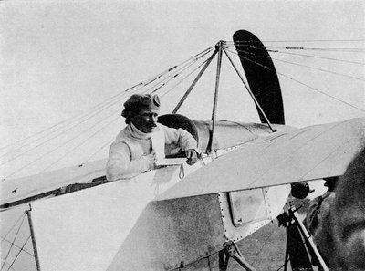 Circuit van Groot-Brittannië luchtwedstrijd: Jules Vedrines bij Shoreham Control, Sussex, 1911 door Flight Photo