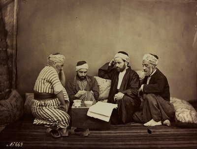 Album Damas et Baalbek: Een groep Syriërs zittend rond een tafel door Félix Bonfils