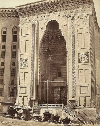Deur van de moskee van de Sultan Hassan, in Caïro, Egypte door Félix Bonfils