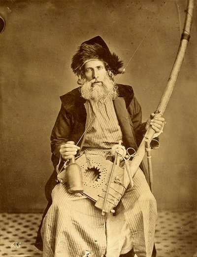 Libanese kaarder met zijn gereedschap door Félix Bonfils