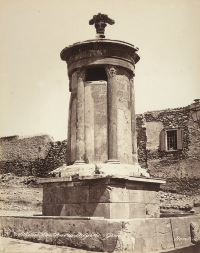 Monument voor Lysicrates, gelegen in de stad Athene door Félix Bonfils