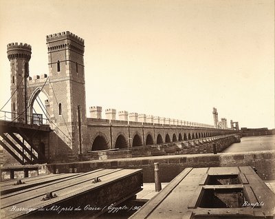 De damming van de Nijl, nabij Caïro, Egypte door Félix Bonfils