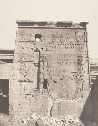 Ile de Fileh Philæ, Tweede Pylon - Oostelijk Deel Gezien vanaf de Pla..., 1851-52, gedrukt 1853-54 door Félix Teynard