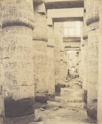 Karnak Thèbes, Palais - Salle Hypostyle - Venster en Kapitelen door Félix Teynard