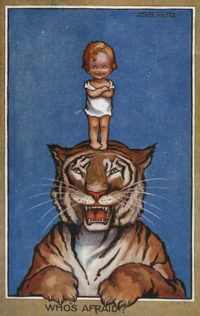 Baby staand op het hoofd van een tijger door Flora White