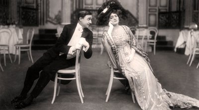 Lily Elsie en Joseph Coyne in De Vrolijke Weduwe, 1907 door Foulsham and Banfield