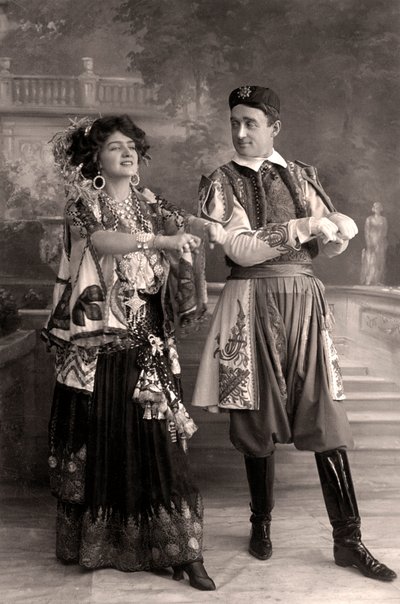 Lily Elsie en Joseph Coyne in De Vrolijke Weduwe, 1908 door Foulsham and Banfield