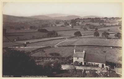 Vale of Clwyd vanaf Denbigh Castle, 1860-94 door Francis Bedford
