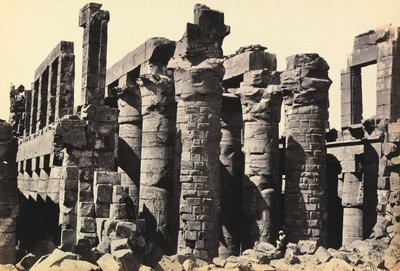 Egypte en Palestina: ruïnes van de grote hypostyle hal van de Grote Tempel van Amon-Ra, Karnak, Egypte door Francis Frith