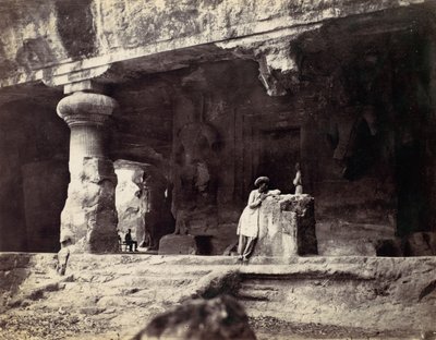 Elephanta vanuit Water Cave, Coombe Martin Bay, Watermouth door Francis Frith