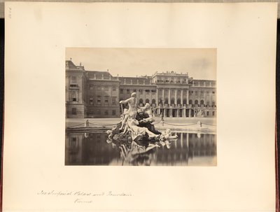 Het keizerlijk paleis en de fontein, Wenen door Francis Frith