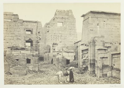 Het tempelpaleis, Medinet Haboo, 1857 door Francis Frith