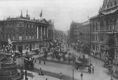 Piccadilly Circus door Frith and Co