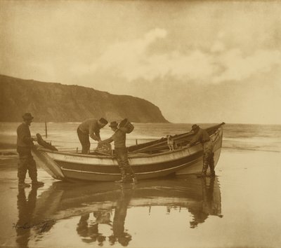 Het stranden van de Dankbaarheid, c.1890s door Frank Meadow Sutcliffe