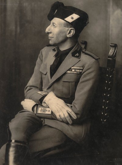 Album MVSN- Zwarthemden: Augusto Turati in uniform Militie door Fratelli Alinari Fratelli Alinari
